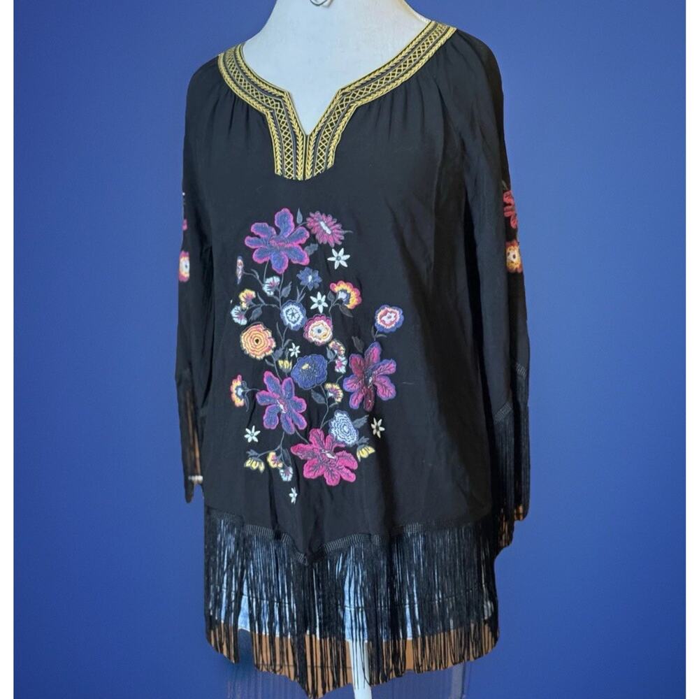 Ariat Womens M. Black Floral Embroidered Boho Fringe V-Neck Western Blouse Top